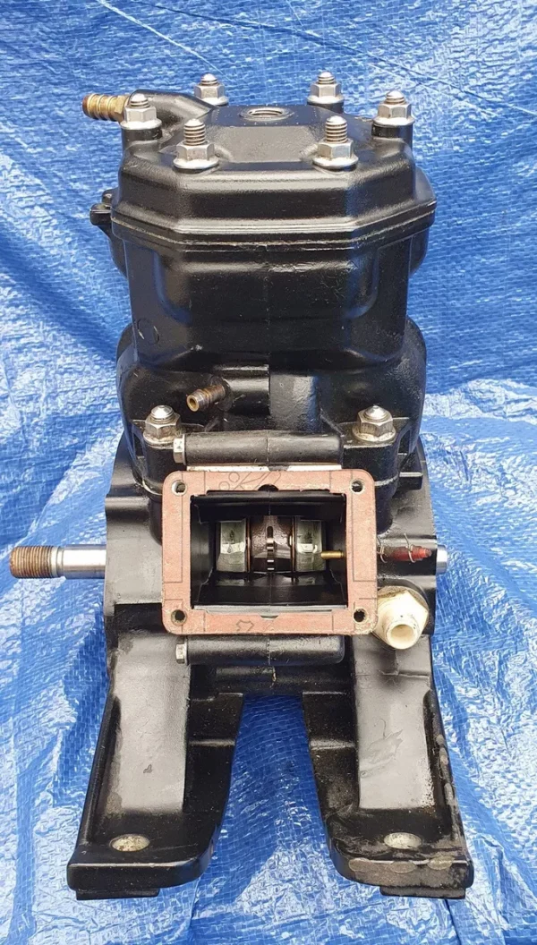 Kawasaki js 300 engine - Image 2